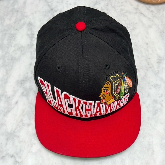 NEW ERA • Men’s Chicago Blackhawks Hockey NHL Black and Red Snapback Cap Hat - Picture 9 of 9